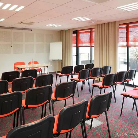 Hotel Ibis Guingamp Coeur De Bretagne 