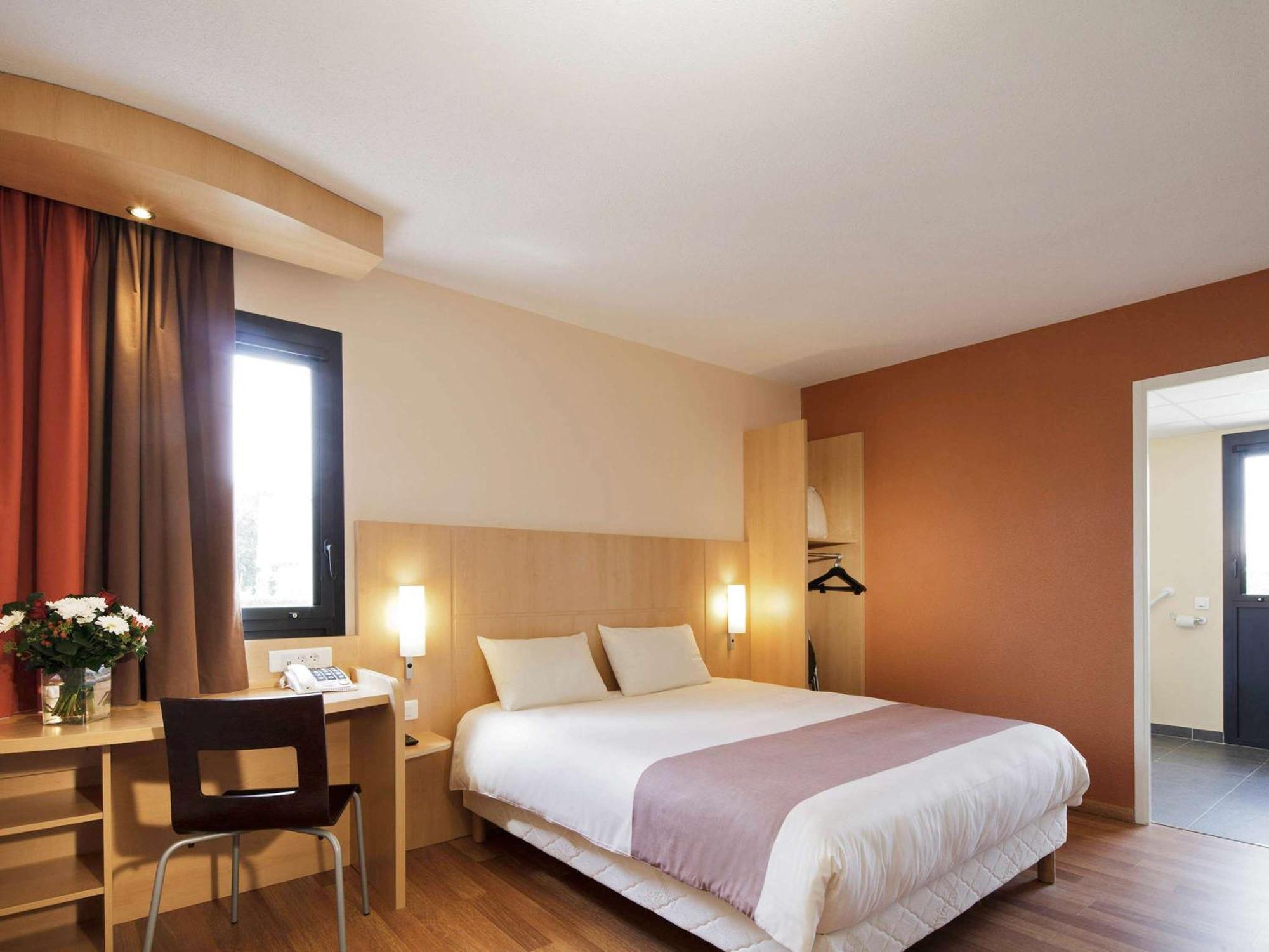 Ibis Guingamp Coeur De Bretagne Hotel Ploumagoar