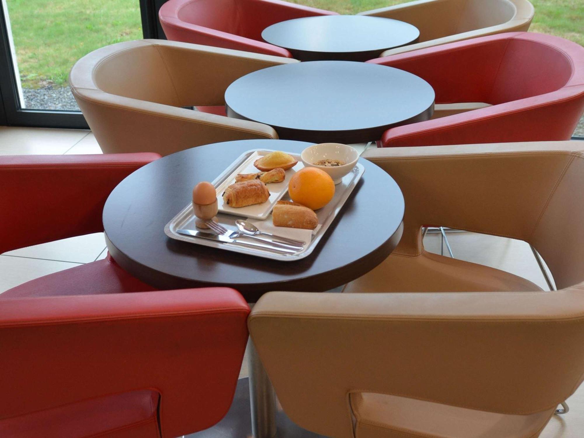 Ibis Guingamp Coeur De Bretagne Ploumagoar