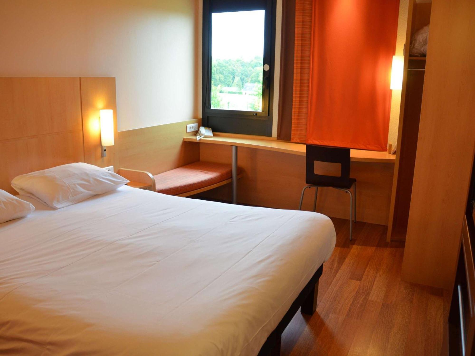Ibis Guingamp Coeur De Bretagne Hotel Ploumagoar