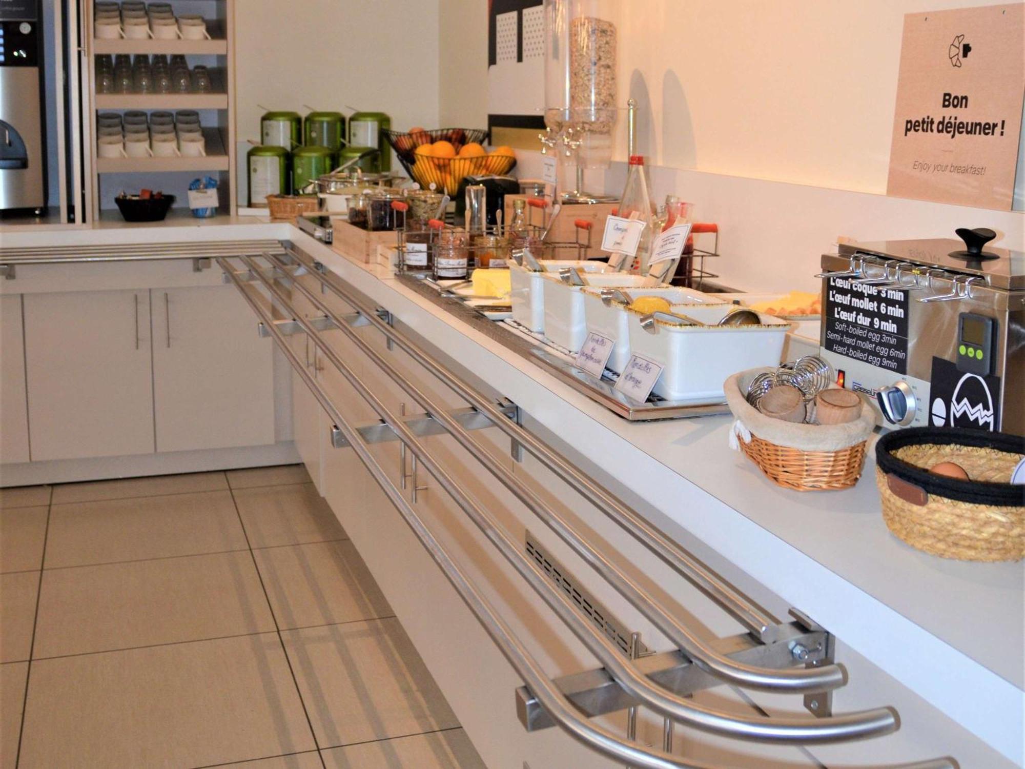 Hotel Ibis Guingamp Coeur De Bretagne Ploumagoar