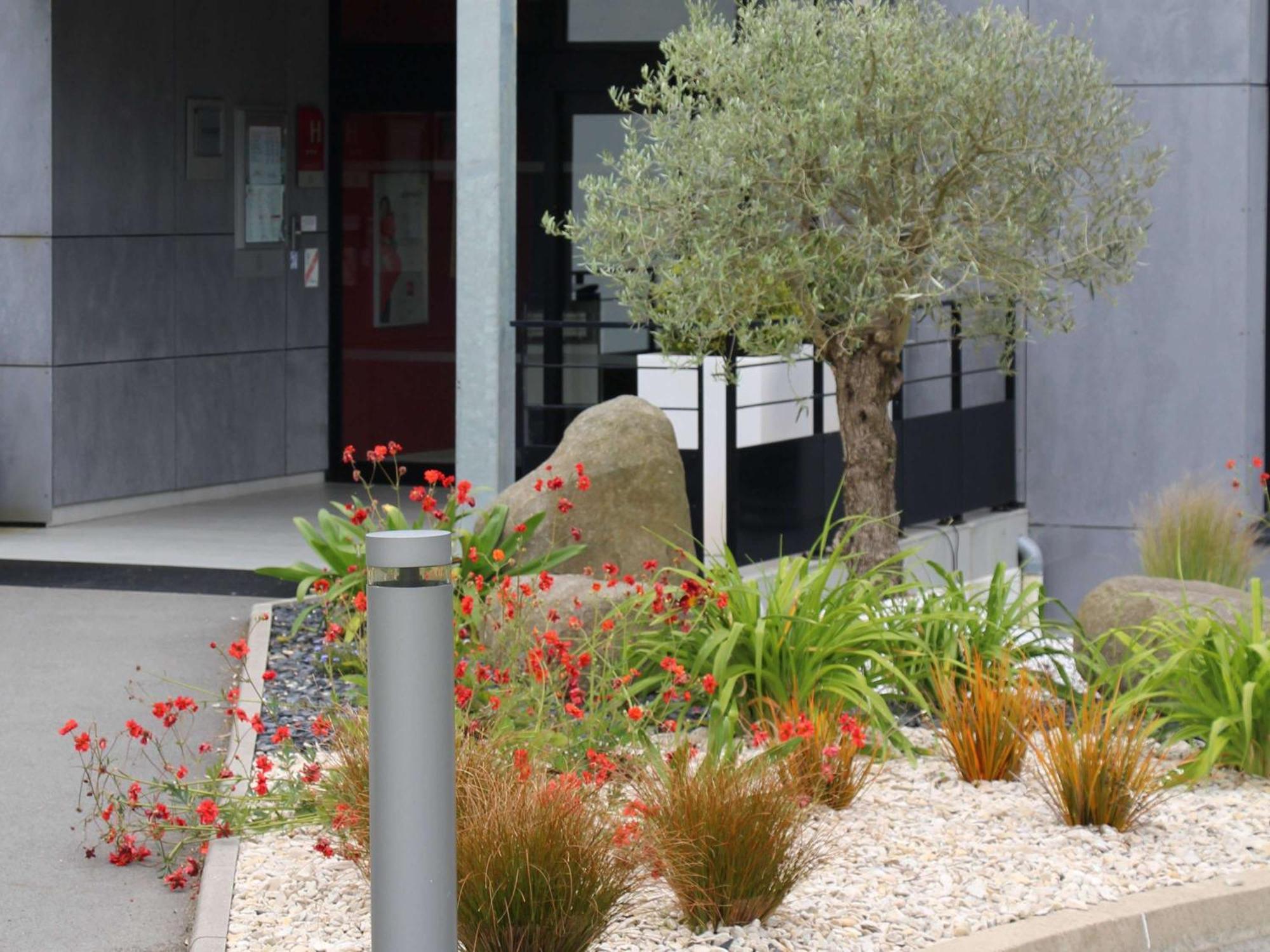 Hotel Ibis Guingamp Coeur De Bretagne 3*