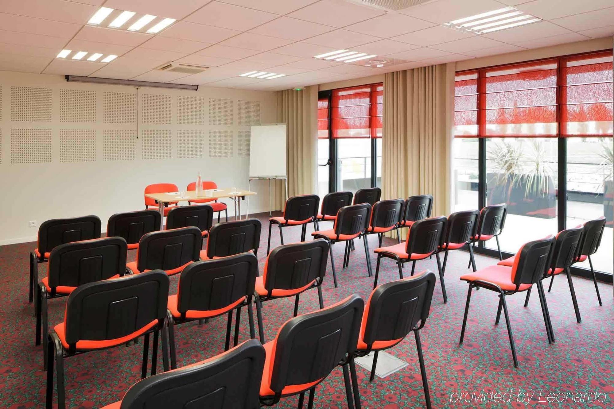 Hotel Ibis Guingamp Coeur De Bretagne