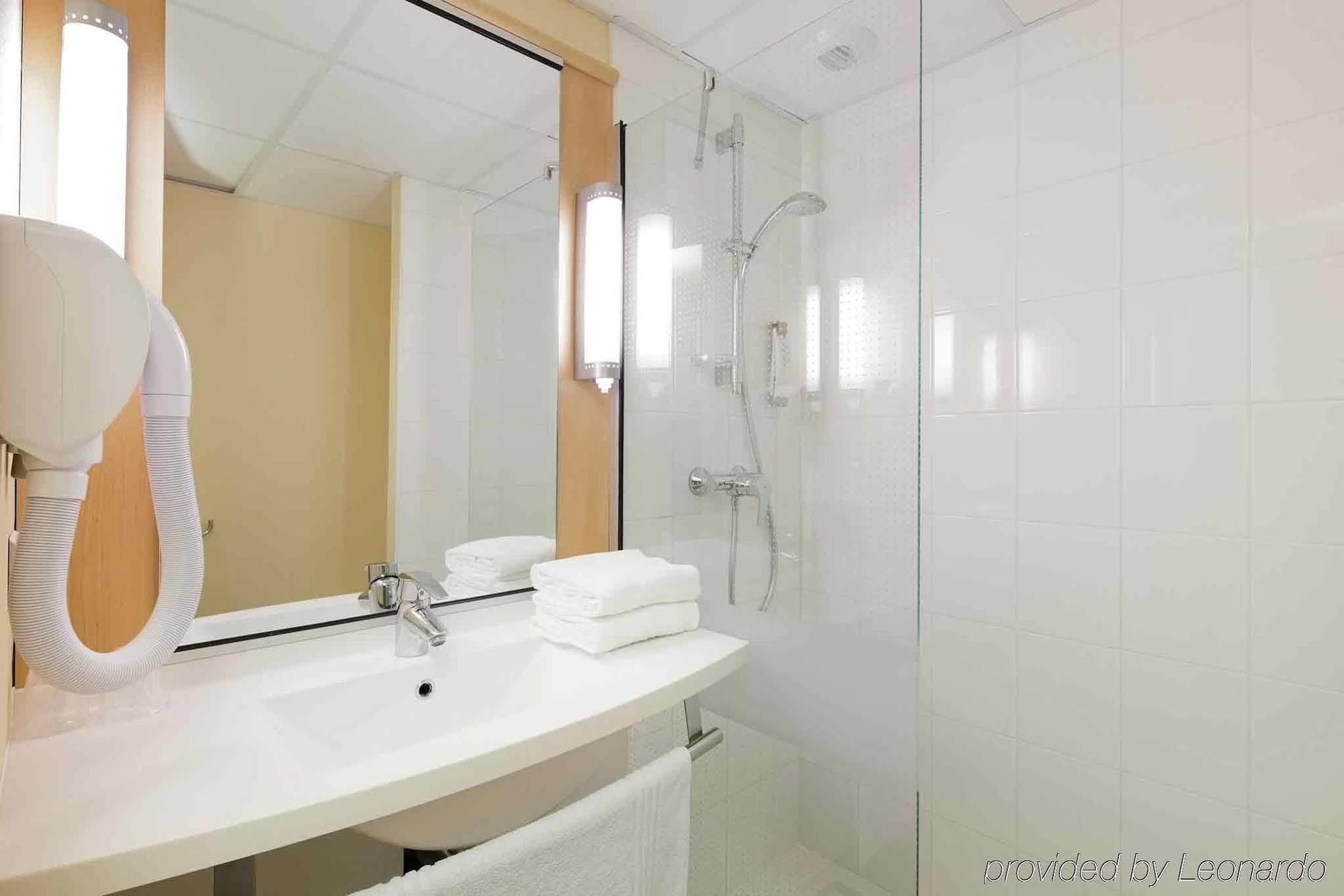 Ibis Guingamp Coeur De Bretagne Hotel